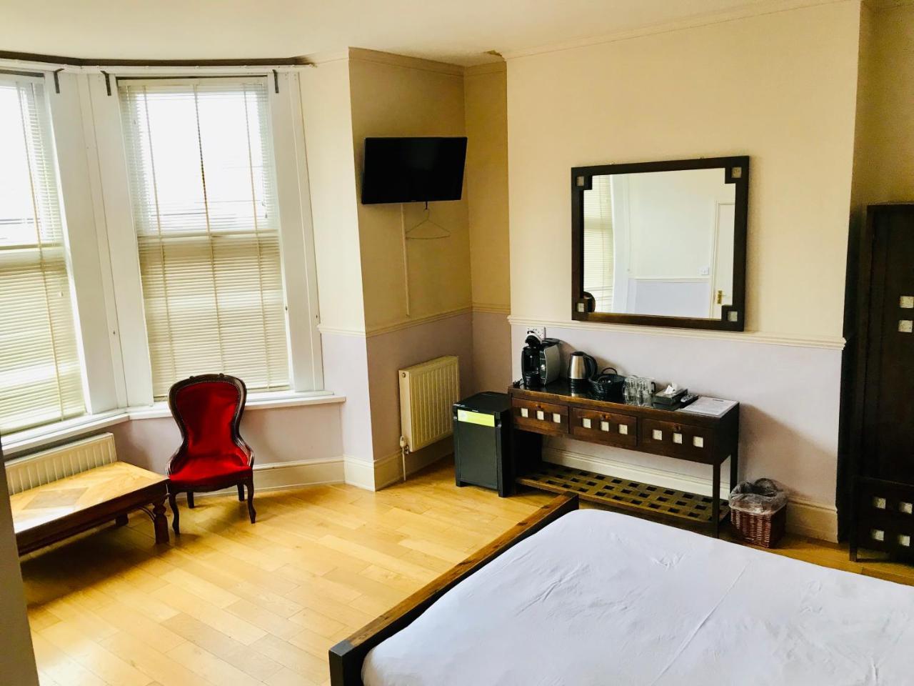 The York Hotel 伍尔弗汉普顿 外观 照片